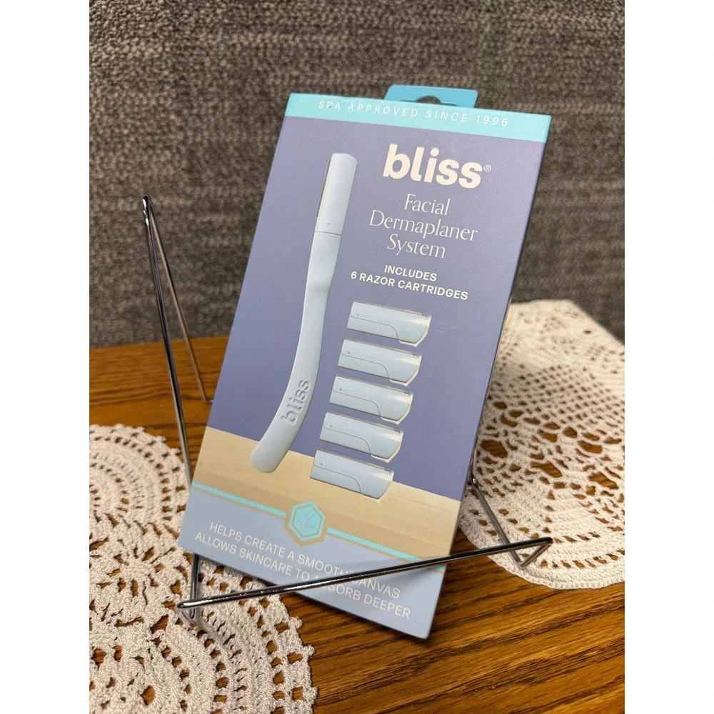 Bliss Facial Dermaplaner System with 6 Razor Cartridges Blue Exfoliating Tool